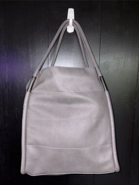 🩶 Neiman Marcus Gray Pebbled Faux Leather Lined Tote Bag
